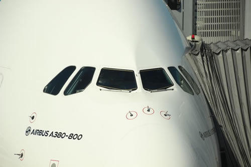 Cockpit windshield arrangement on the Airbus A380-800