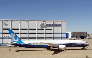 Boeing Debuts 787-10 Dreamliner
