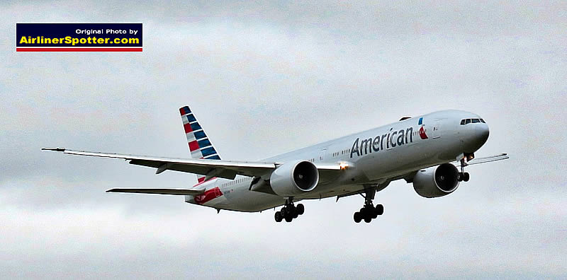 American Airlines Boeing 777 on final approach at the DFW International AIrport (June, 2019)