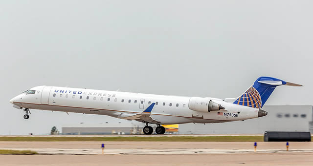 United Express Bombardier CRJ-701ER, Registration N753SK