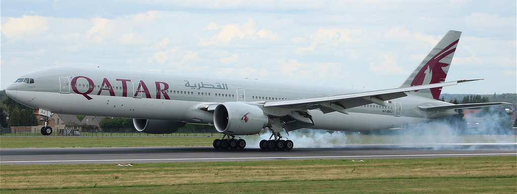Boeing 777-300ER Registration A7-BAJ of Qatar